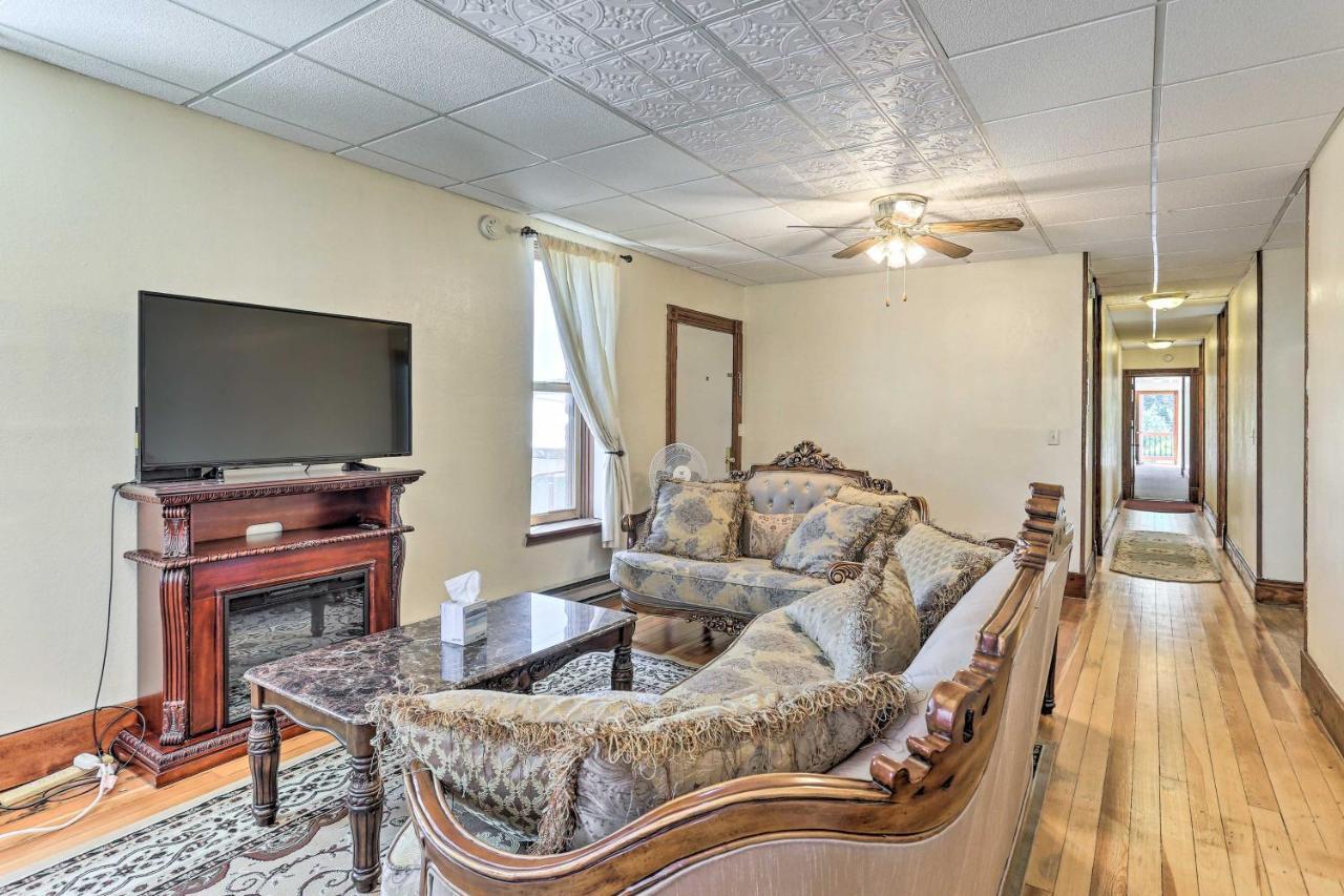 Custer Apt In Heart Of Town Shop, Dine, Hike Exterior foto